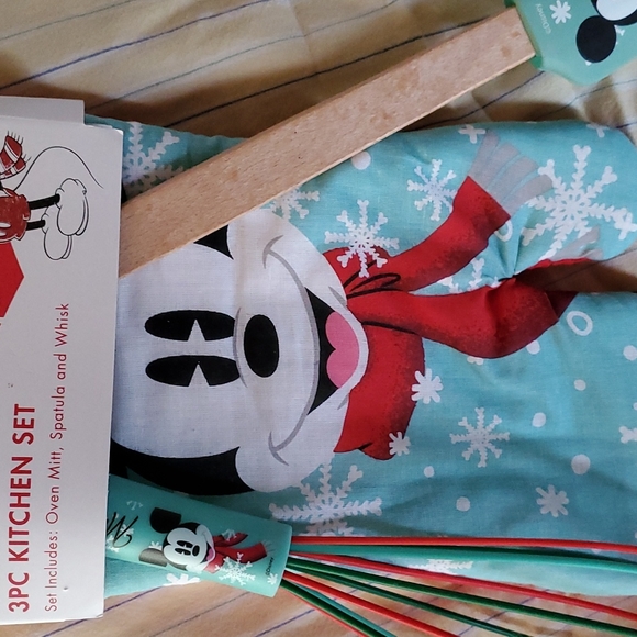 Mickey Mouse Kitchen Set - Picture 6 of 9